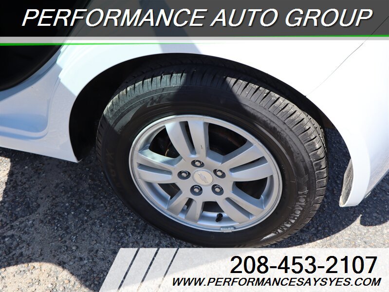 Used 2014 Chevrolet Sonic LT FWD image 9