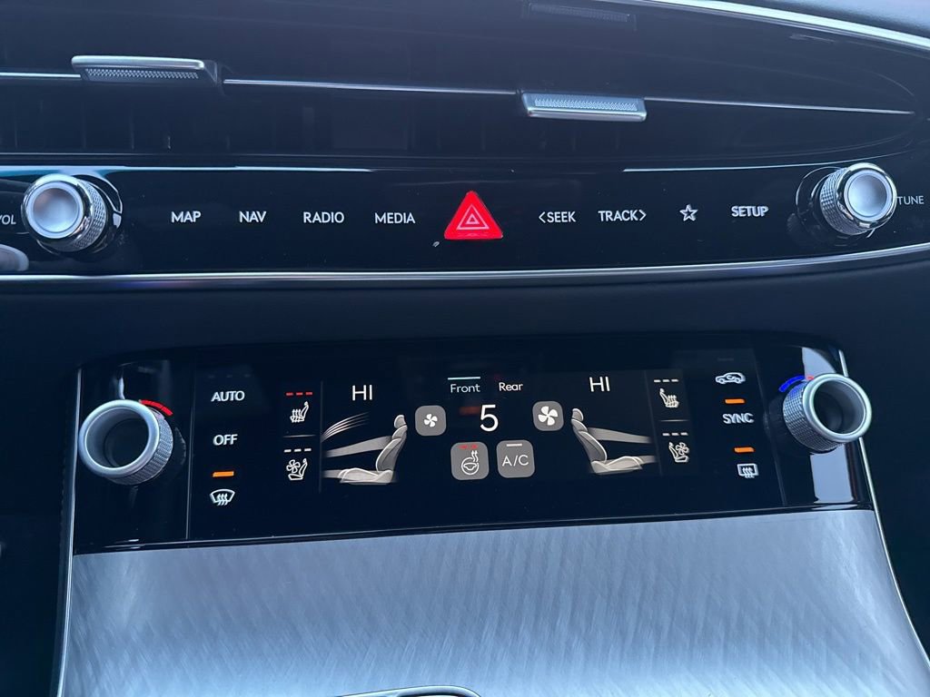 New 2026 Genesis GV70 2.5T Sport Prestige AWD/4WD image 18