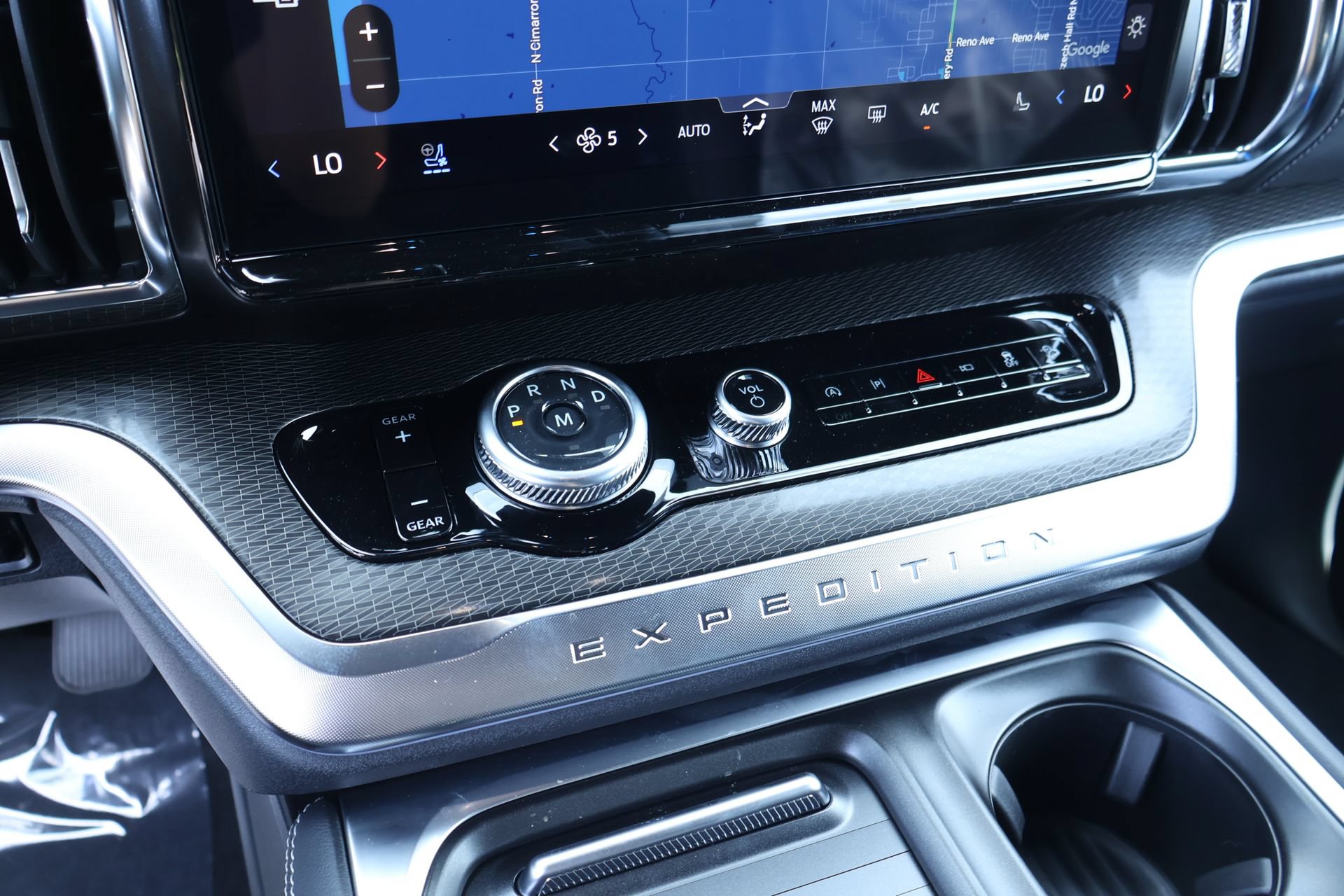 New 2026 Ford Expedition Max Platinum w/ Stealth Appearance Package AWD/4WD image 8