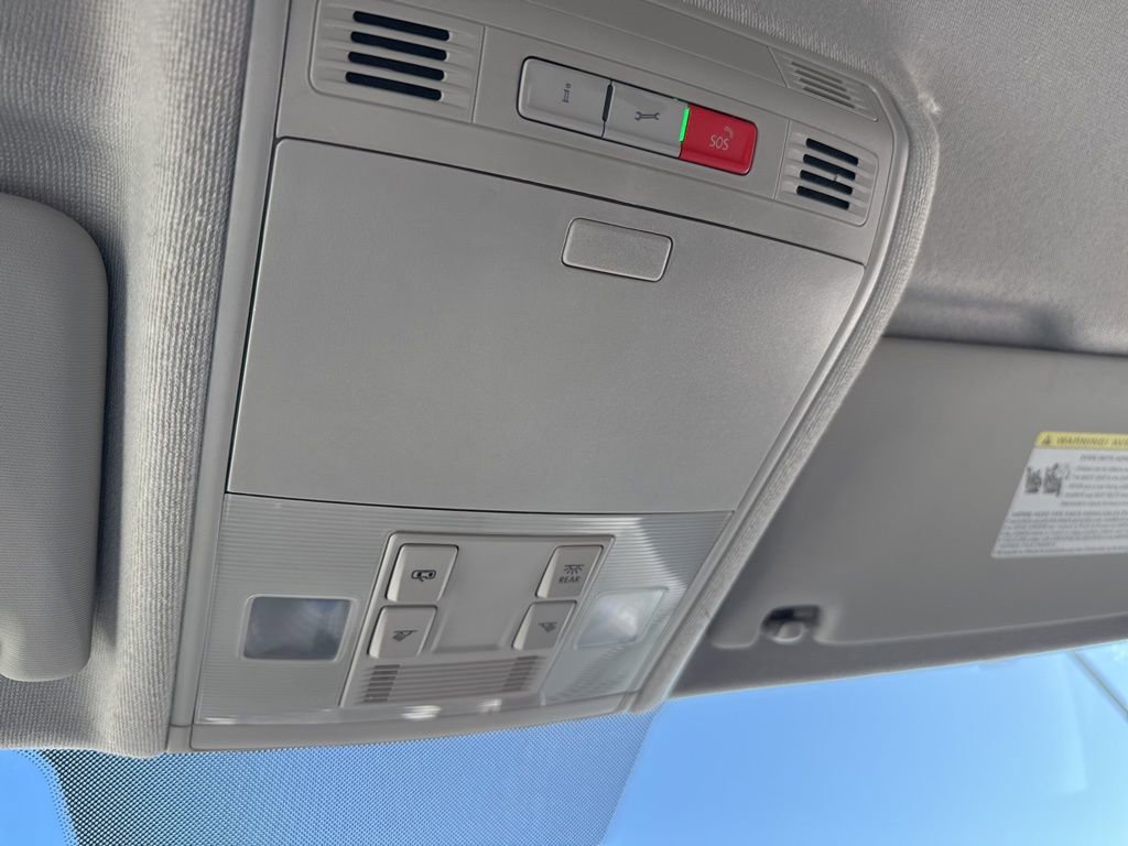 Used 2021 Volkswagen Tiguan S image 23