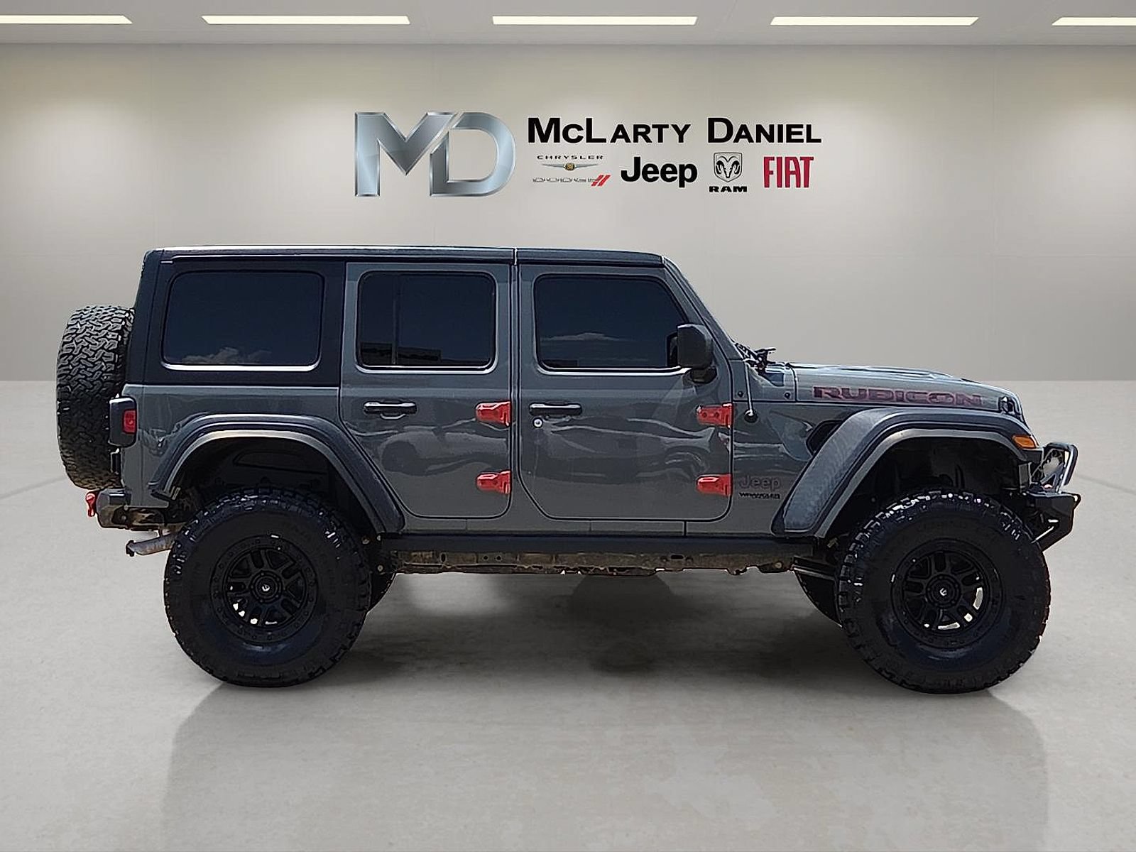 Used 2022 Jeep Wrangler Unlimited Rubicon w/ Cold Weather Group AWD/4WD image 6