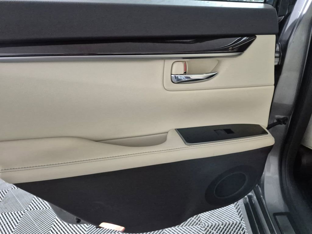 Used 2016 Lexus ES 350 w/ Premium Package w/Wood Trim image 24