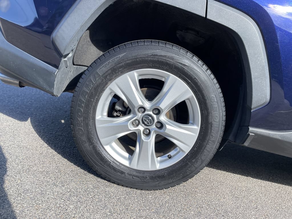 Used 2021 Toyota RAV4 XLE AWD/4WD image 12