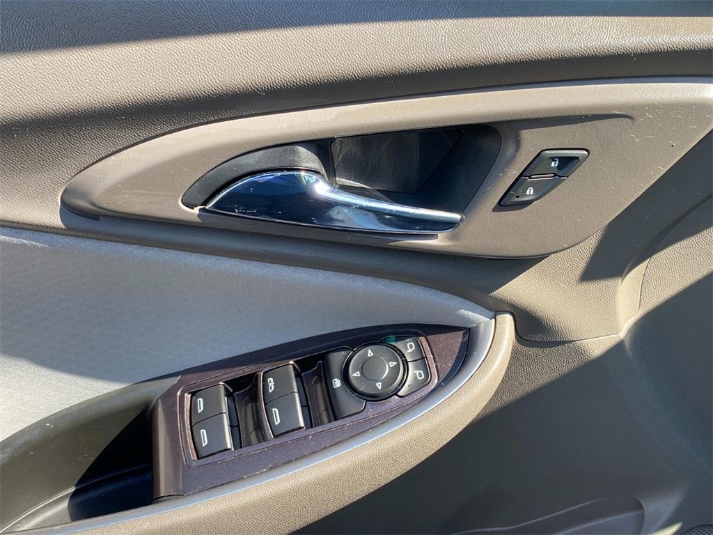 Used 2022 Chevrolet Malibu LT image 16