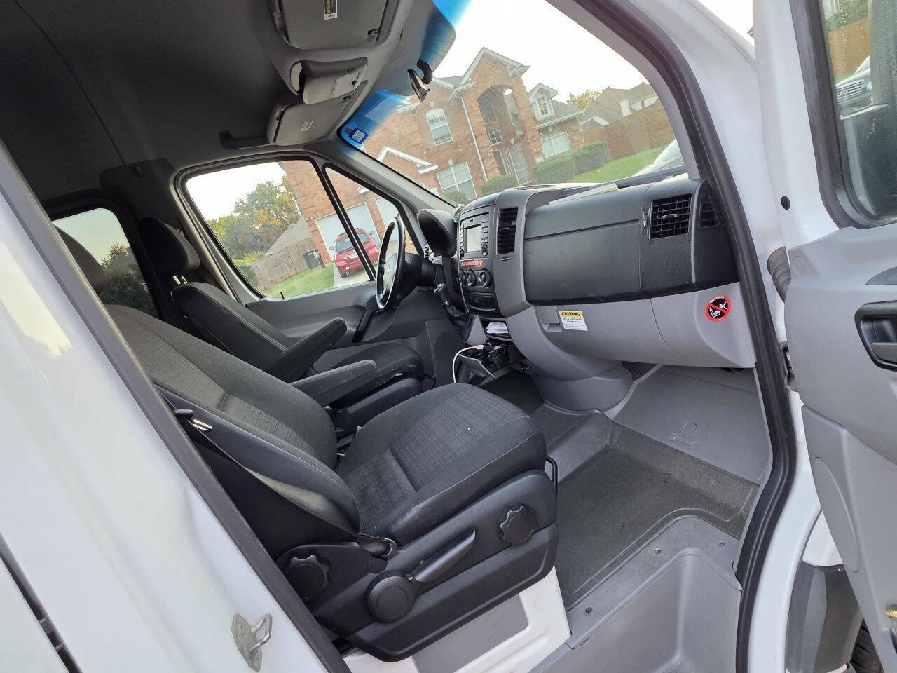 Used 2014 Freightliner Sprinter 2500 image 10