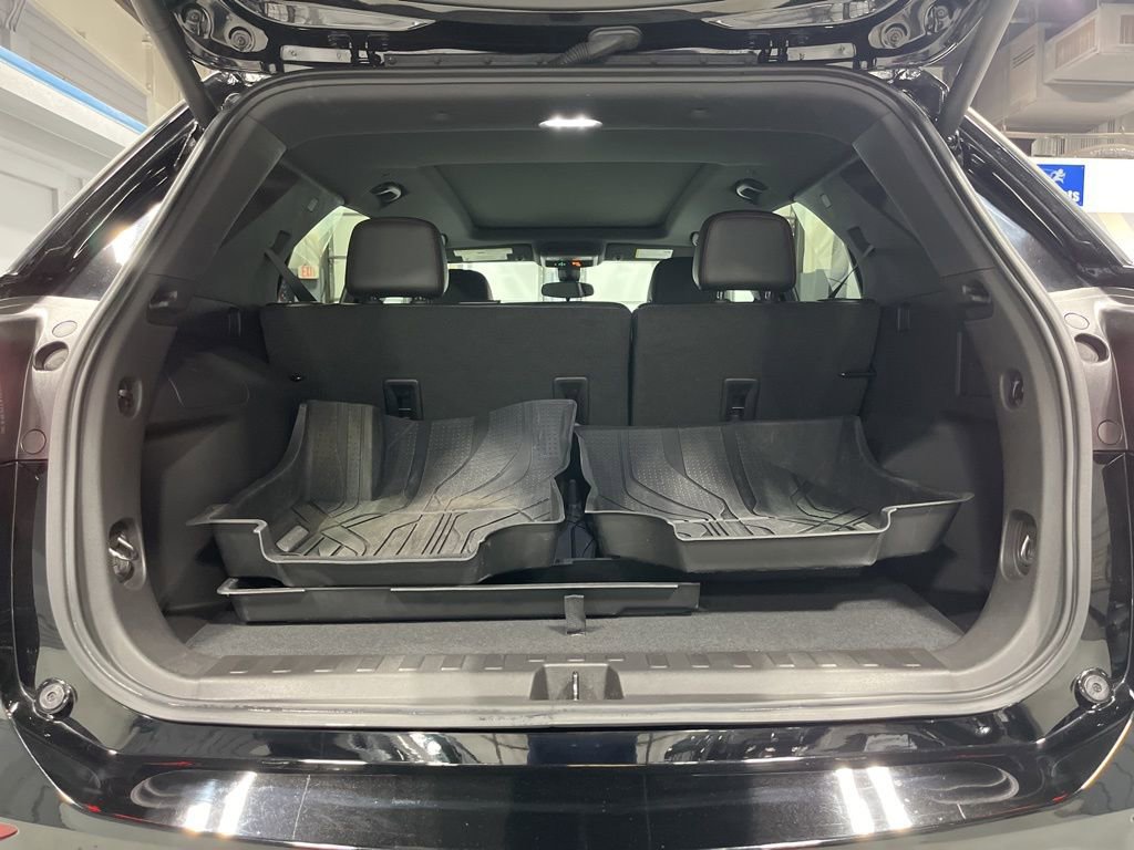 Used 2024 Chevrolet Equinox RS w/ RS Leather Package image 39