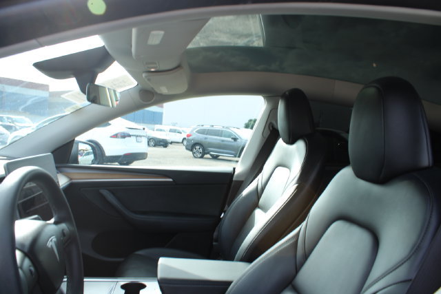 Used 2024 Tesla Model Y Long Range RWD image 25