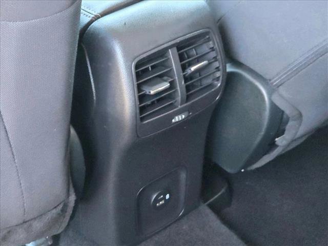 Used 2022 Ford Escape SE image 16