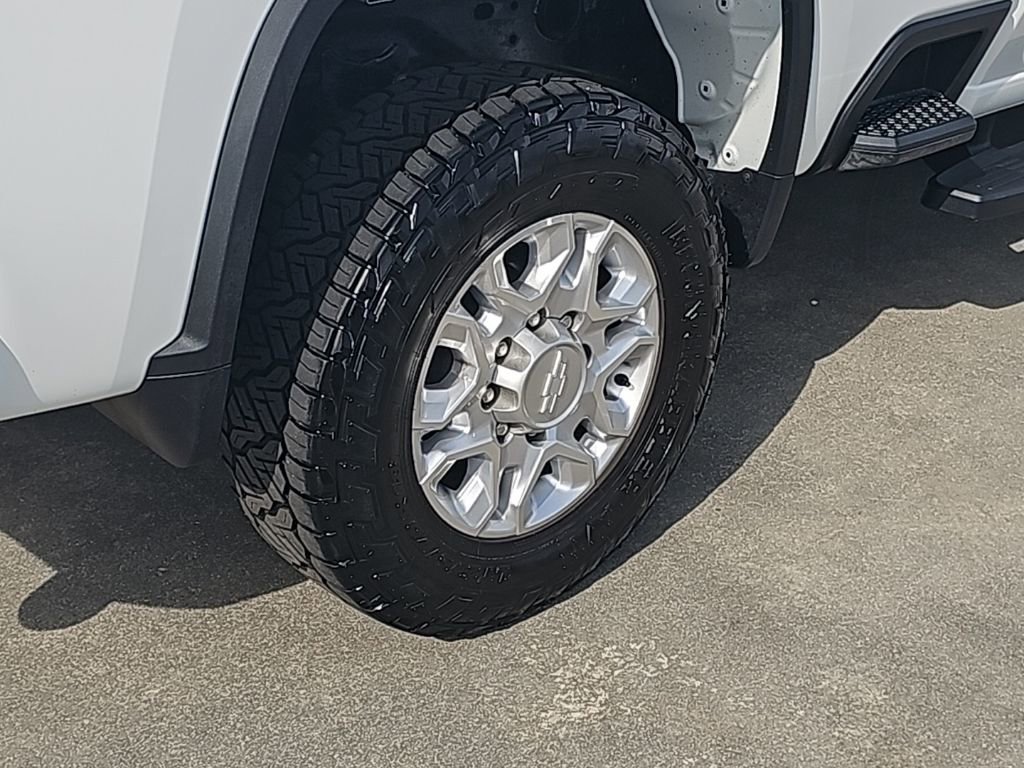 Used 2020 Chevrolet Silverado 2500 LT w/ Z71 Off-Road Package image 8