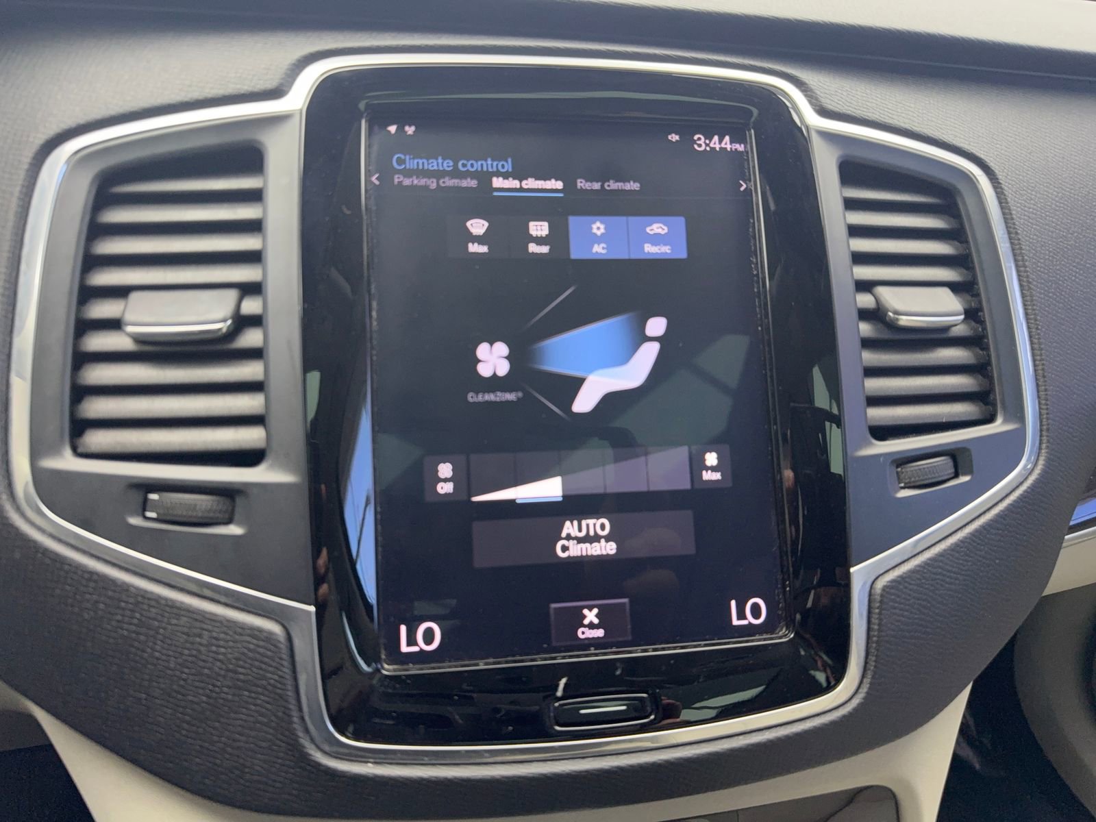Used 2019 Volvo XC90 T5 Momentum w/ Multimedia Package image 23