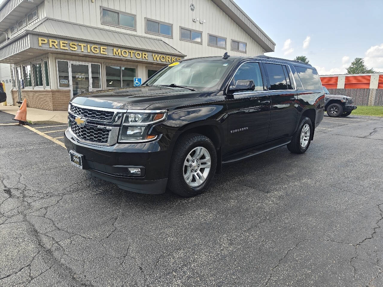 Used 2020 Chevrolet Suburban LT w/ Luxury Package AWD/4WD image 1