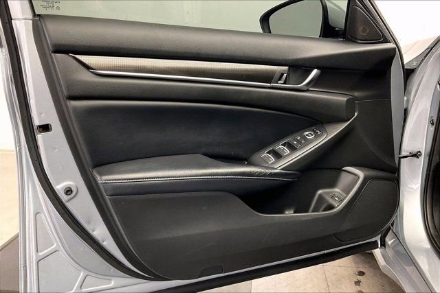 Used 2018 Honda Accord Sport image 24