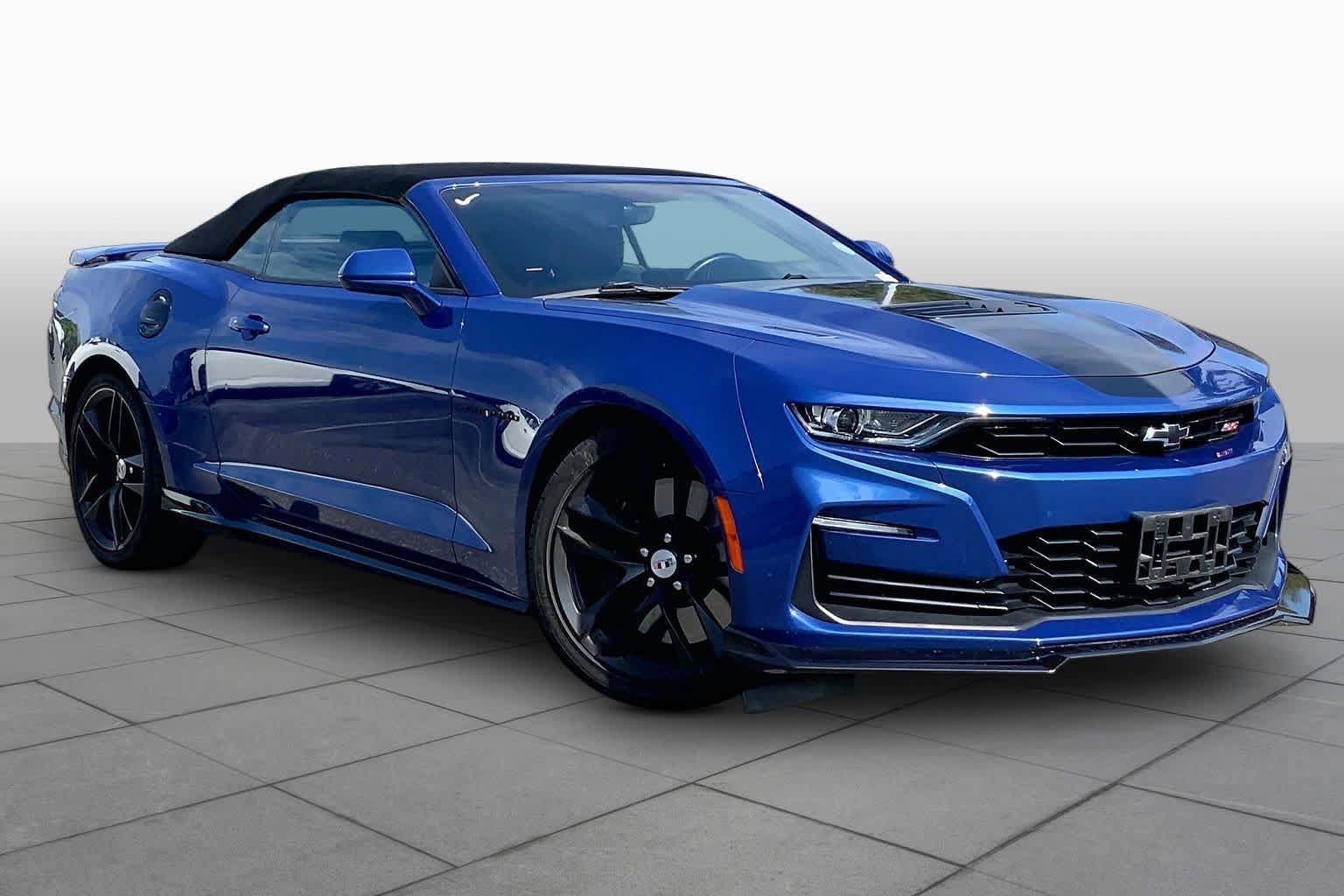 Used 2023 Chevrolet Camaro SS w/ Design Package 2 RWD image 3