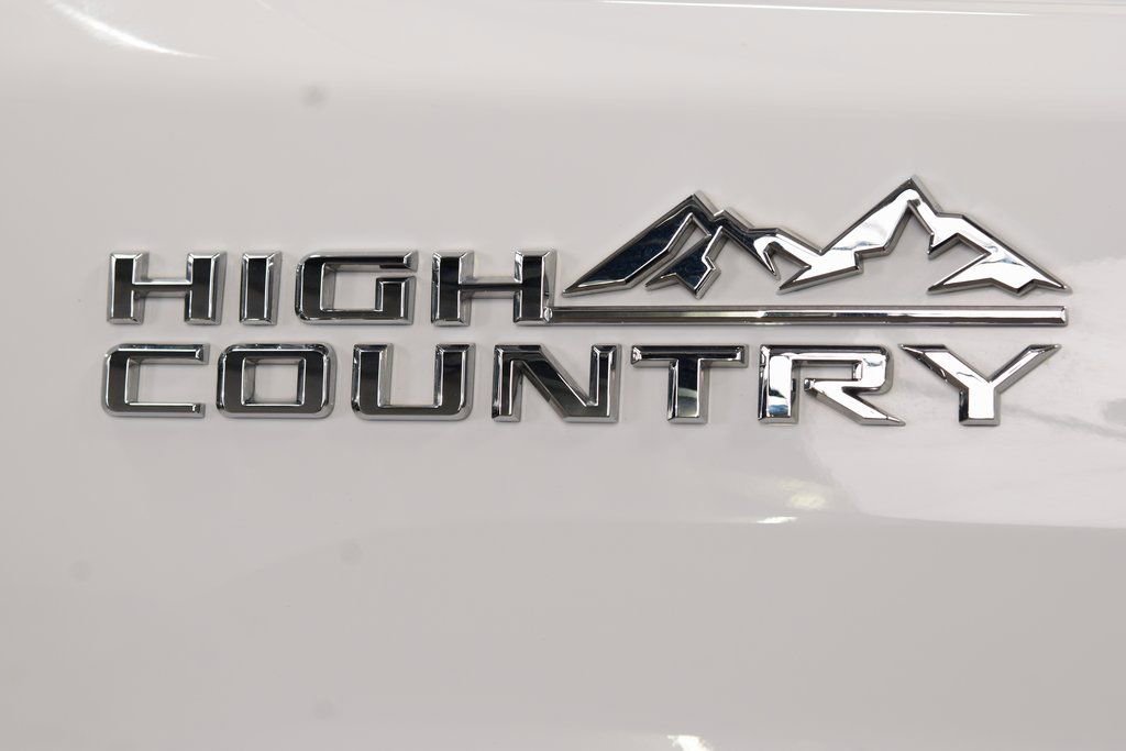 Used 2024 Chevrolet Silverado 3500 High Country w/ Technology Package AWD/4WD image 18