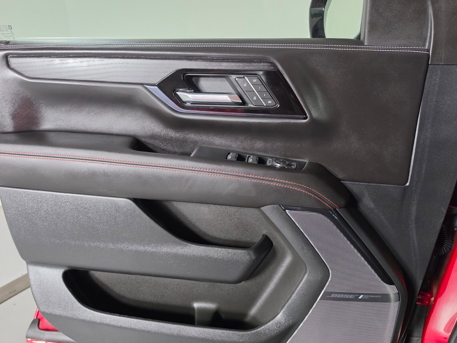 Used 2025 GMC Yukon AT4 Ultimate image 36