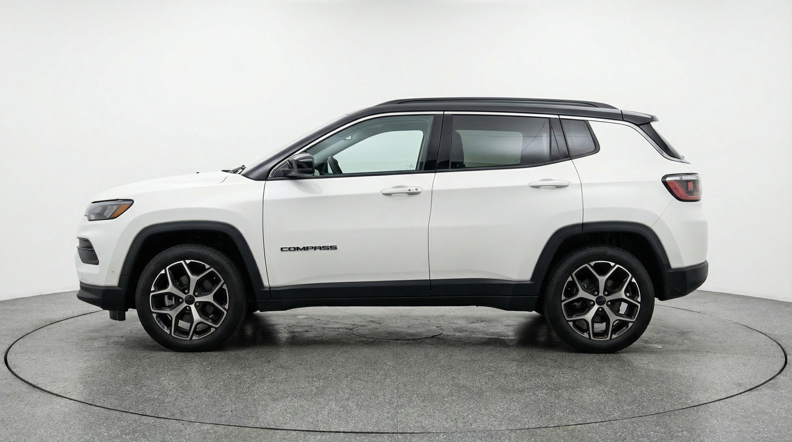 Used 2025 Jeep Compass Limited AWD/4WD image 5