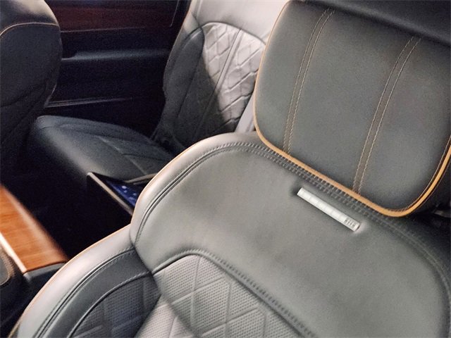 Used 2024 Jeep Grand Wagoneer Series III image 15