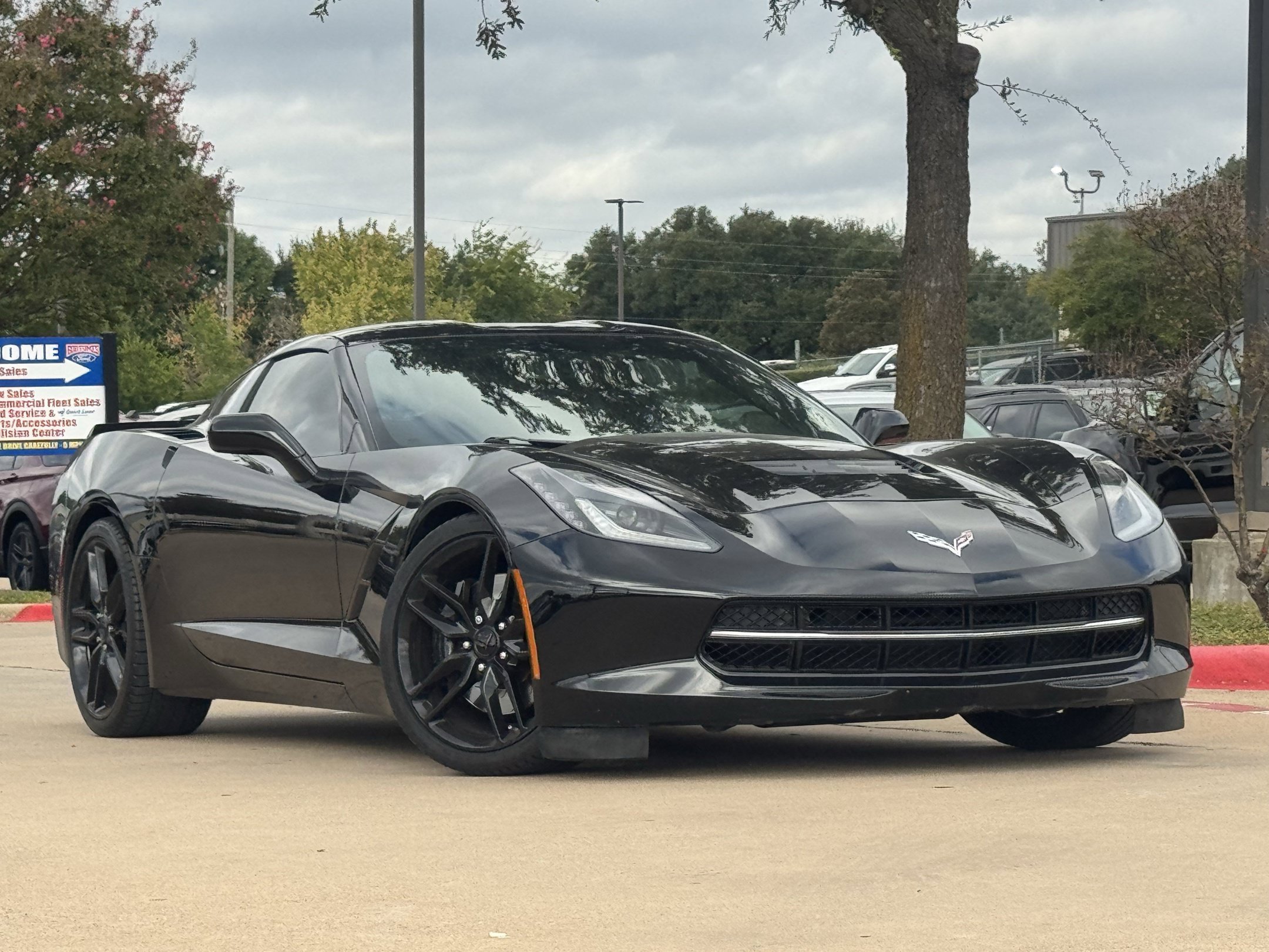 Used 2019 Chevrolet Corvette Stingray Coupe w/ Z51 1LT RWD image 2