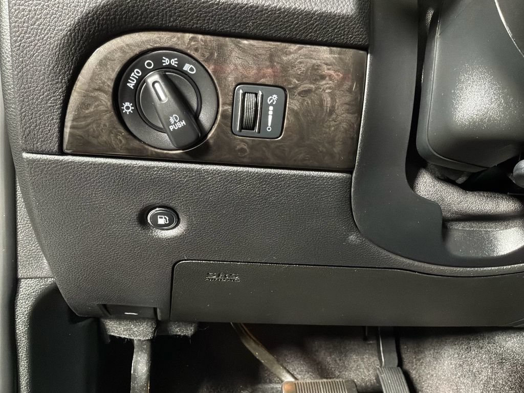 Used 2016 Dodge Durango Limited w/ Nav & Power Liftgate Group AWD/4WD image 26