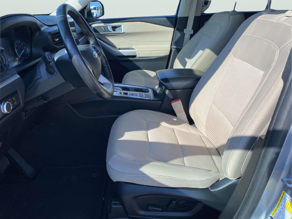 Used 2023 Ford Explorer XLT RWD image 16