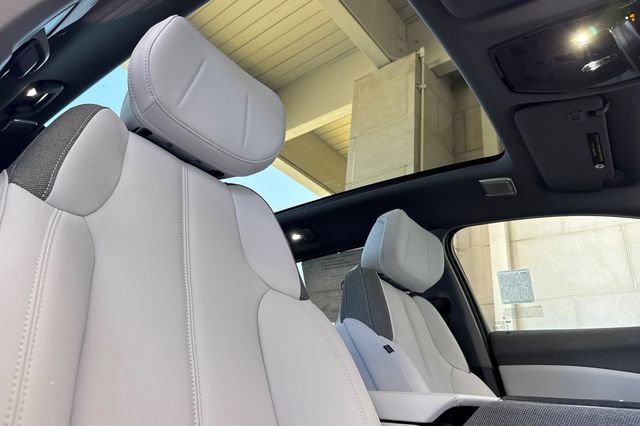 New 2026 Cadillac Optiq Sport 1 w/ LPO, Floor Liner Package AWD/4WD image 17