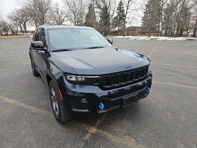 Used 2024 Jeep Grand Cherokee Trailhawk image 8
