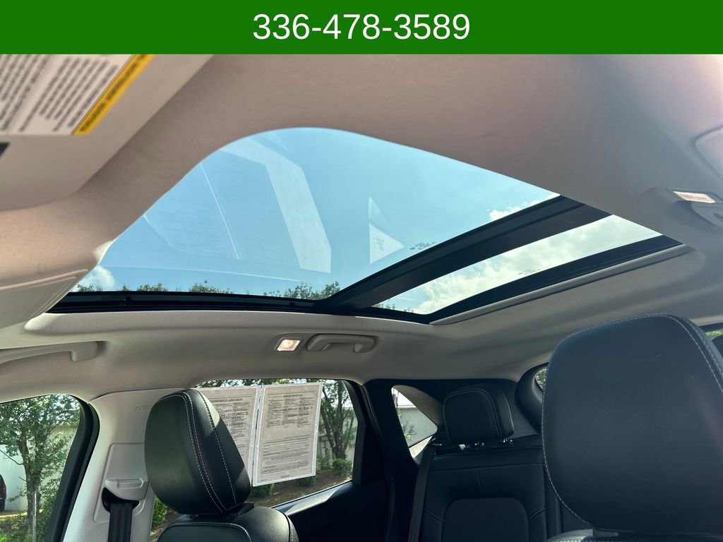 Used 2022 Ford Escape SEL w/ Technology Package FWD image 21