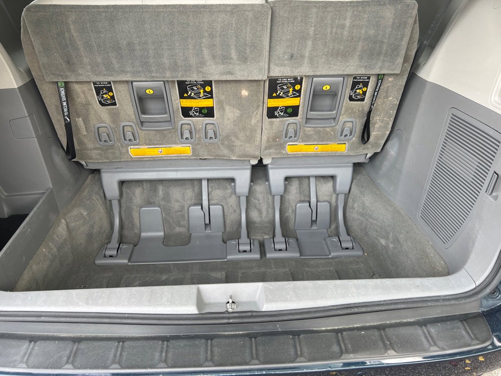 Used 2012 Toyota Sienna Limited w/ Premium Pkg image 11