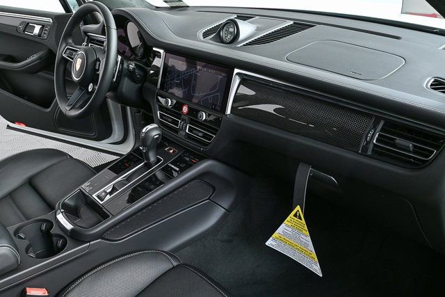 New 2026 Porsche Macan GTS image 30
