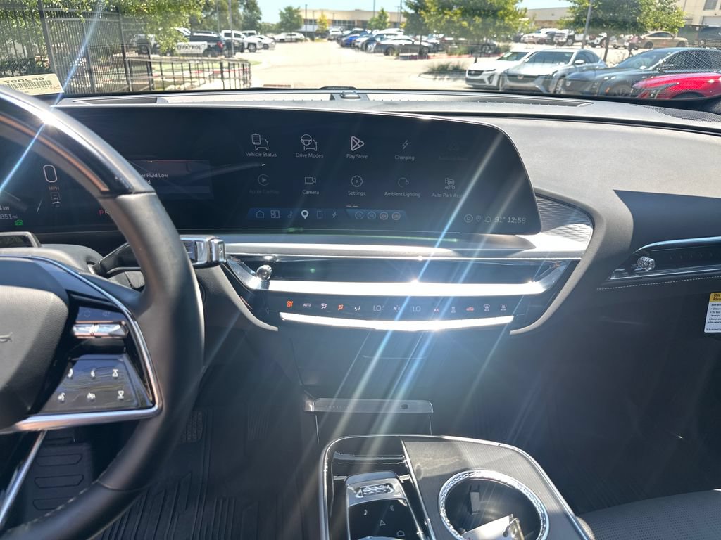 Certified 2025 Cadillac Lyriq Luxury w/ LPO, Floor Liner Package AWD/4WD image 26