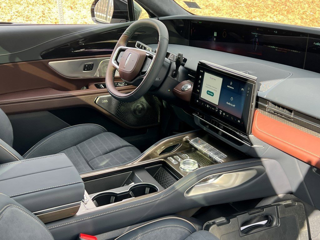 New 2026 Lincoln Nautilus Black Label w/ Jet Appearance Package image 8