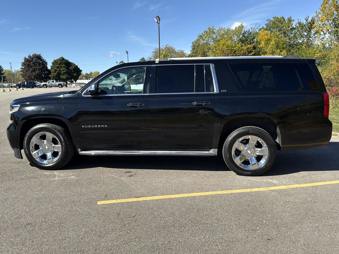 Used 2015 Chevrolet Suburban LTZ AWD/4WD image 8
