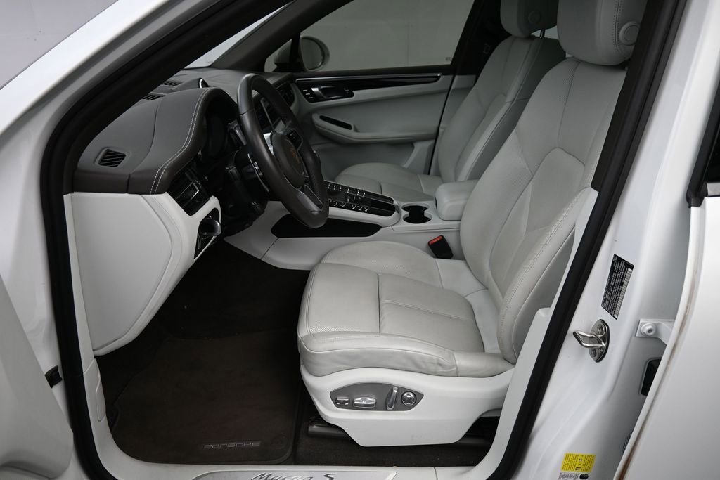 Certified 2021 Porsche Macan S AWD/4WD image 9