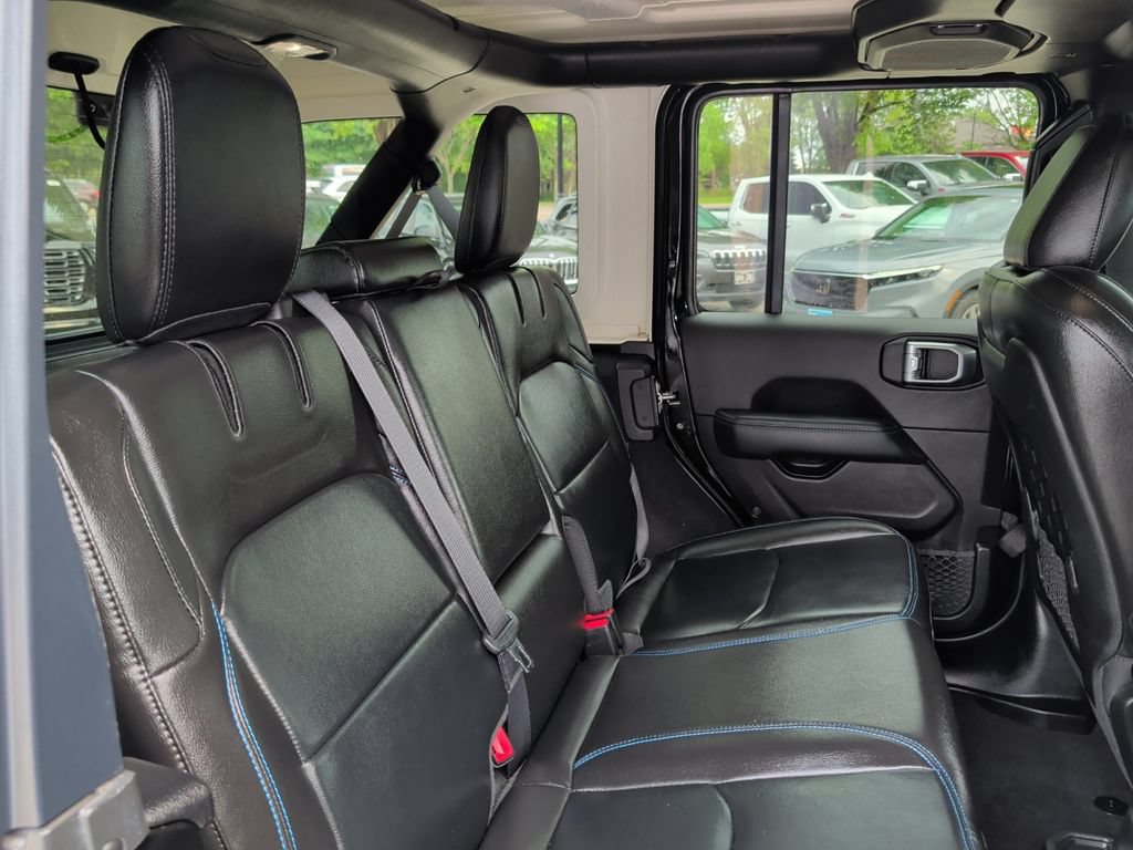 Used 2023 Jeep Wrangler Unlimited Rubicon 4xe w/ Cold Weather Group AWD/4WD image 35