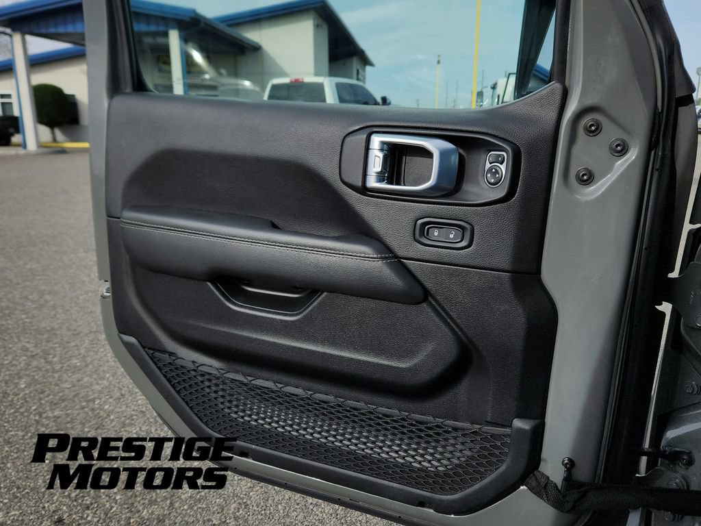 Used 2021 Jeep Gladiator Overland w/ Uconnect 4C Nav & Sound Group AWD/4WD image 14