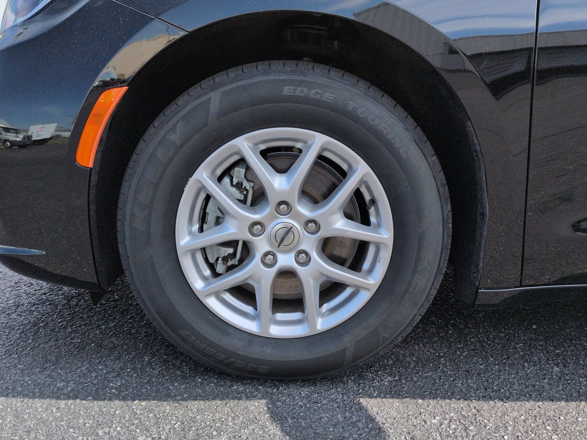 Used 2024 Chrysler Pacifica Touring-L FWD image 32