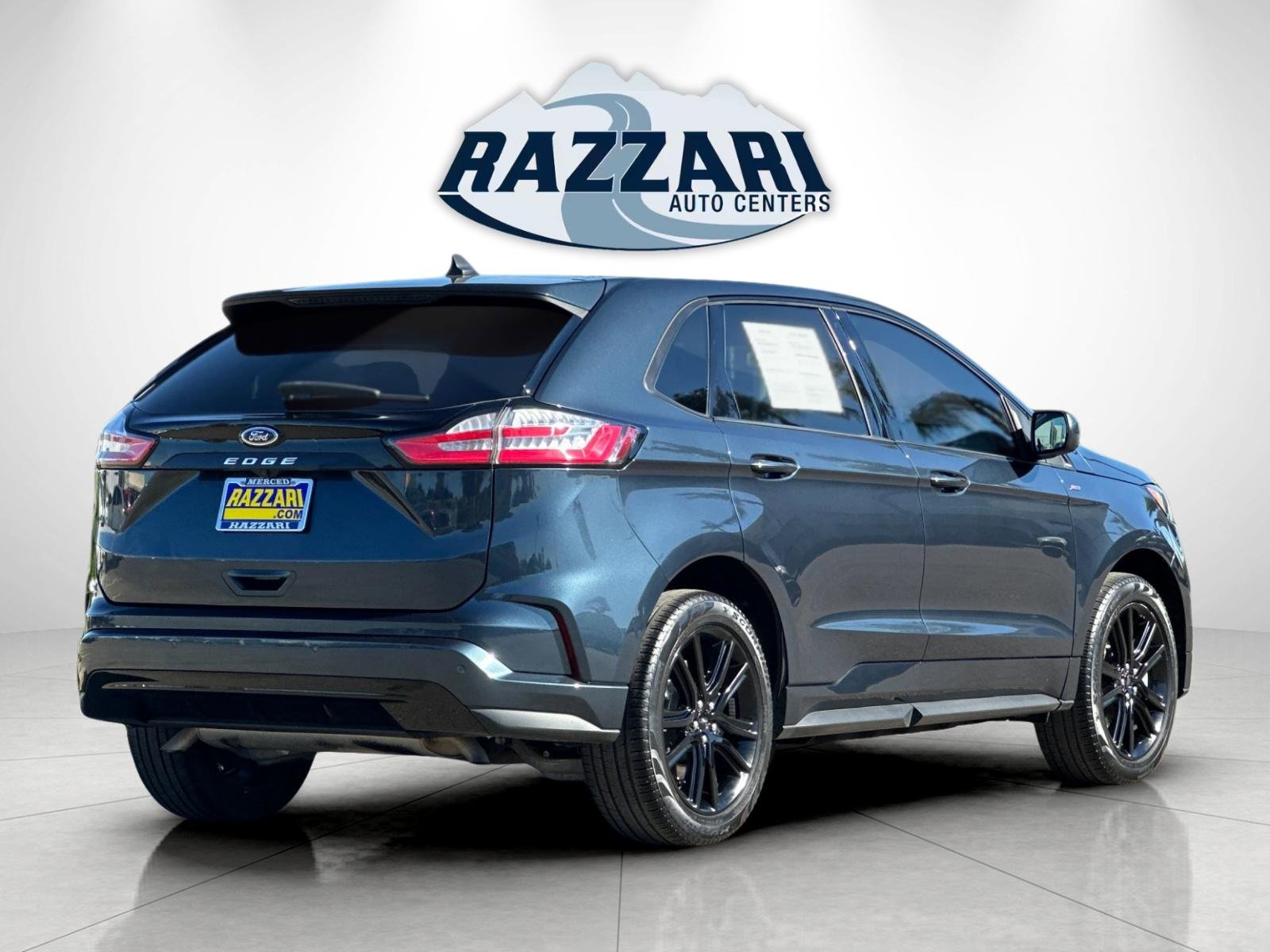 Used 2023 Ford Edge ST-Line image 3