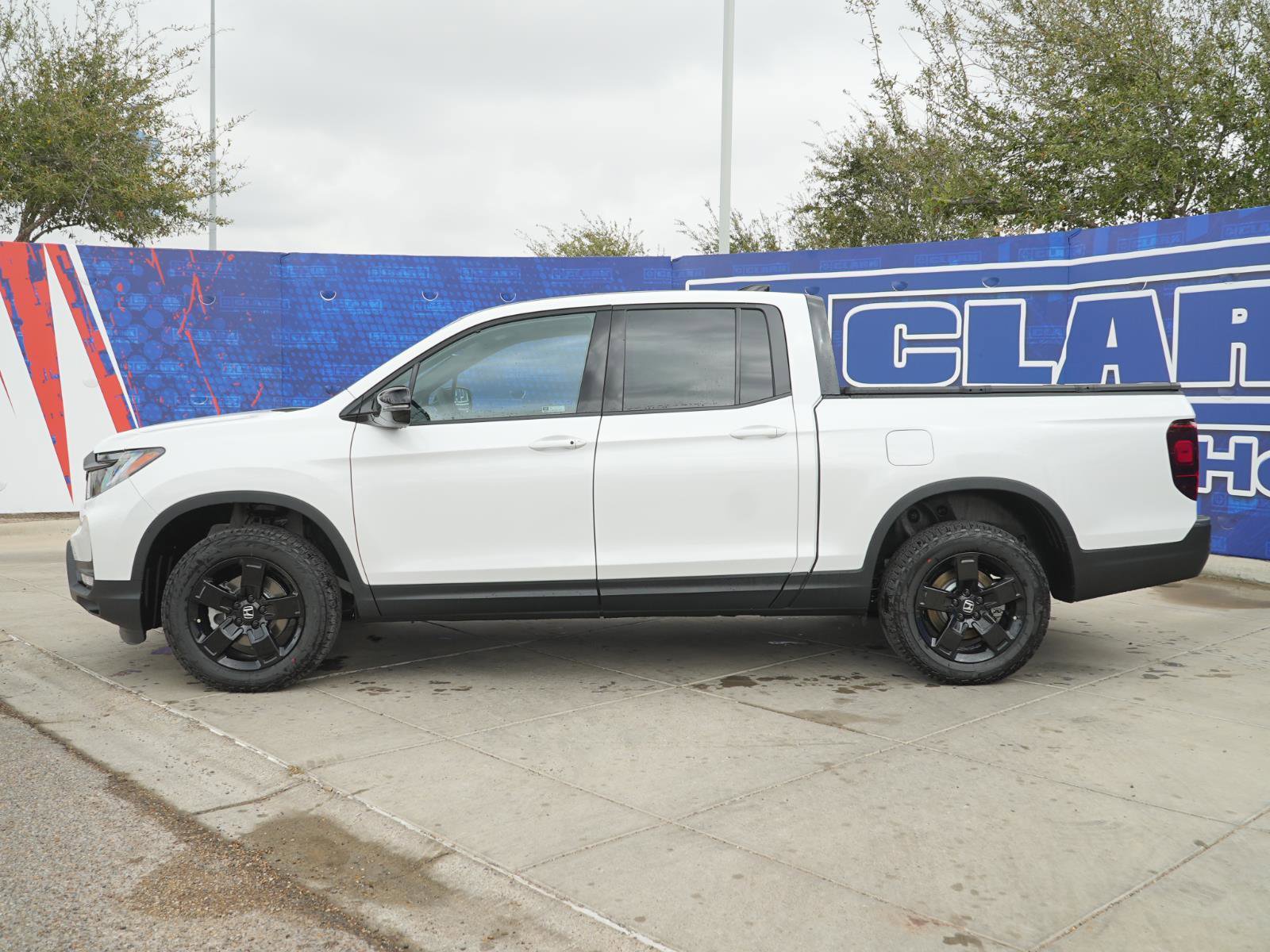 New 2026 Honda Ridgeline Black Edition image 10