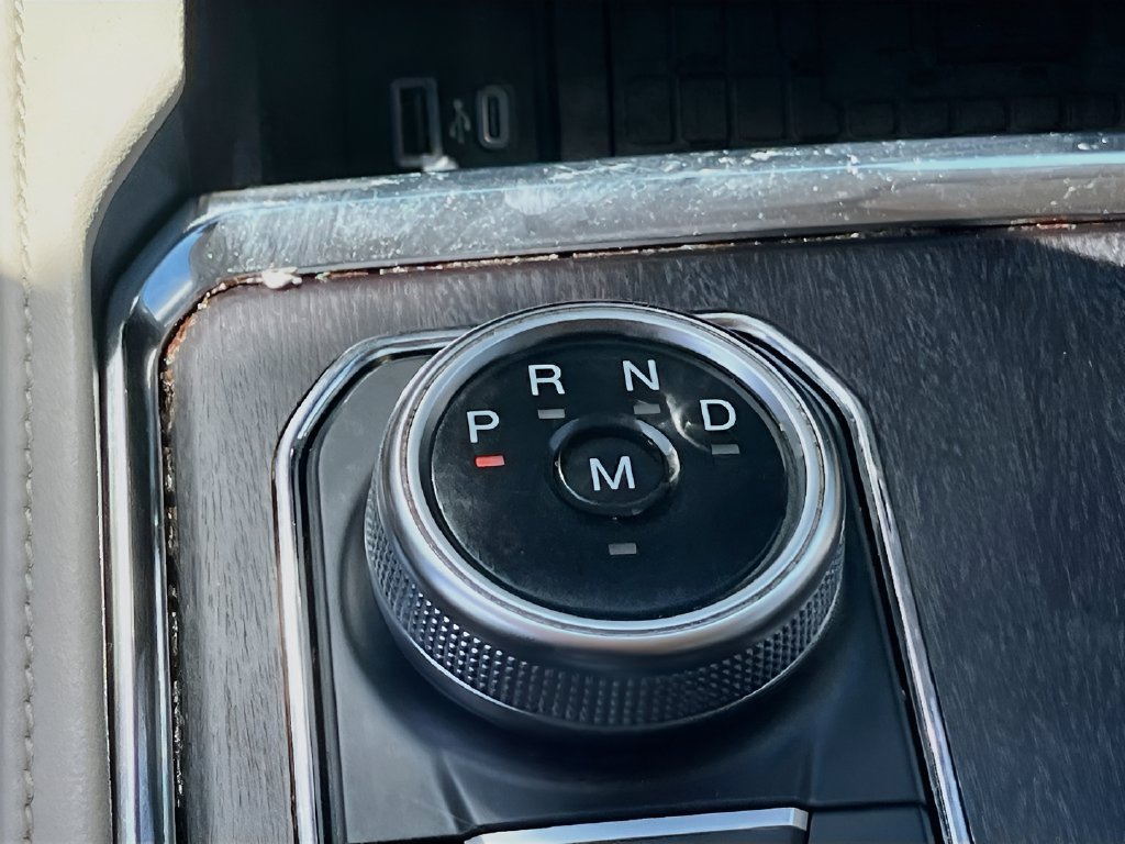 Used 2024 Ford Expedition Platinum RWD image 17
