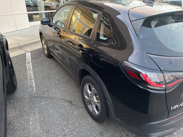 Used 2023 Honda HR-V LX image 7