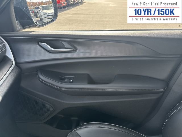 Used 2025 Jeep Grand Cherokee Altitude image 26