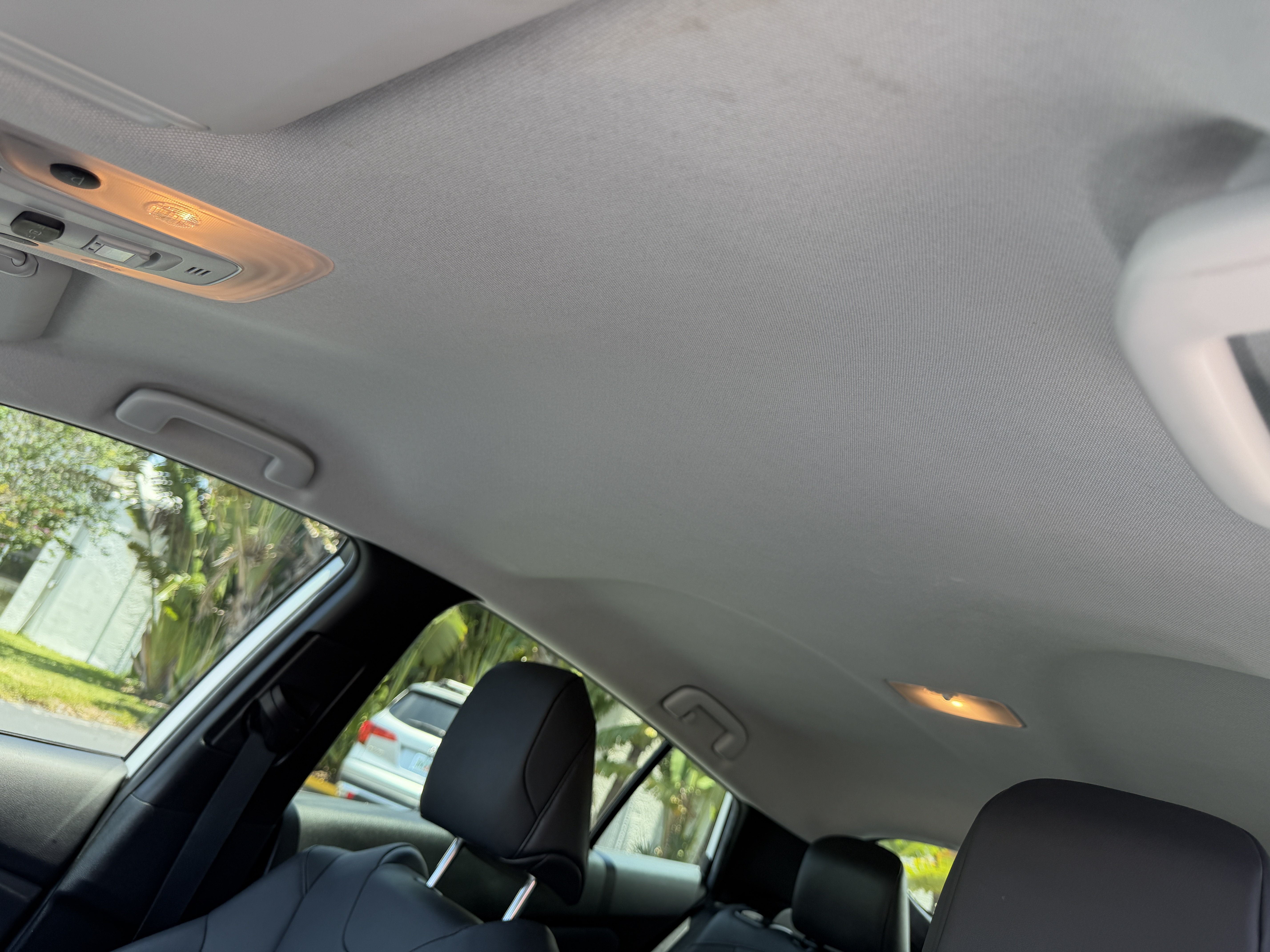Used 2021 Toyota Prius FWD image 23