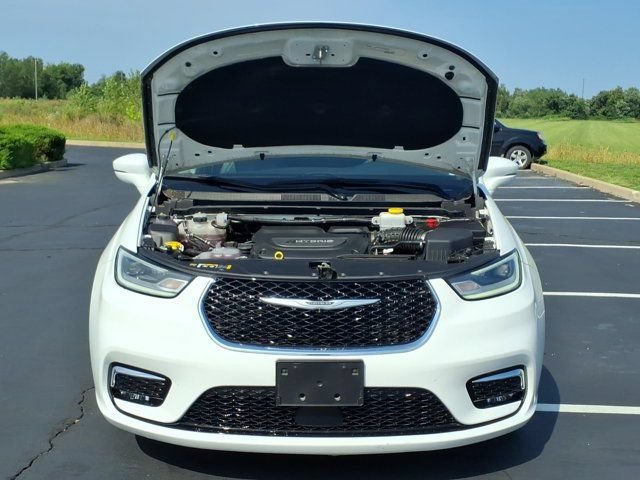 Used 2022 Chrysler Pacifica Touring-L FWD image 33
