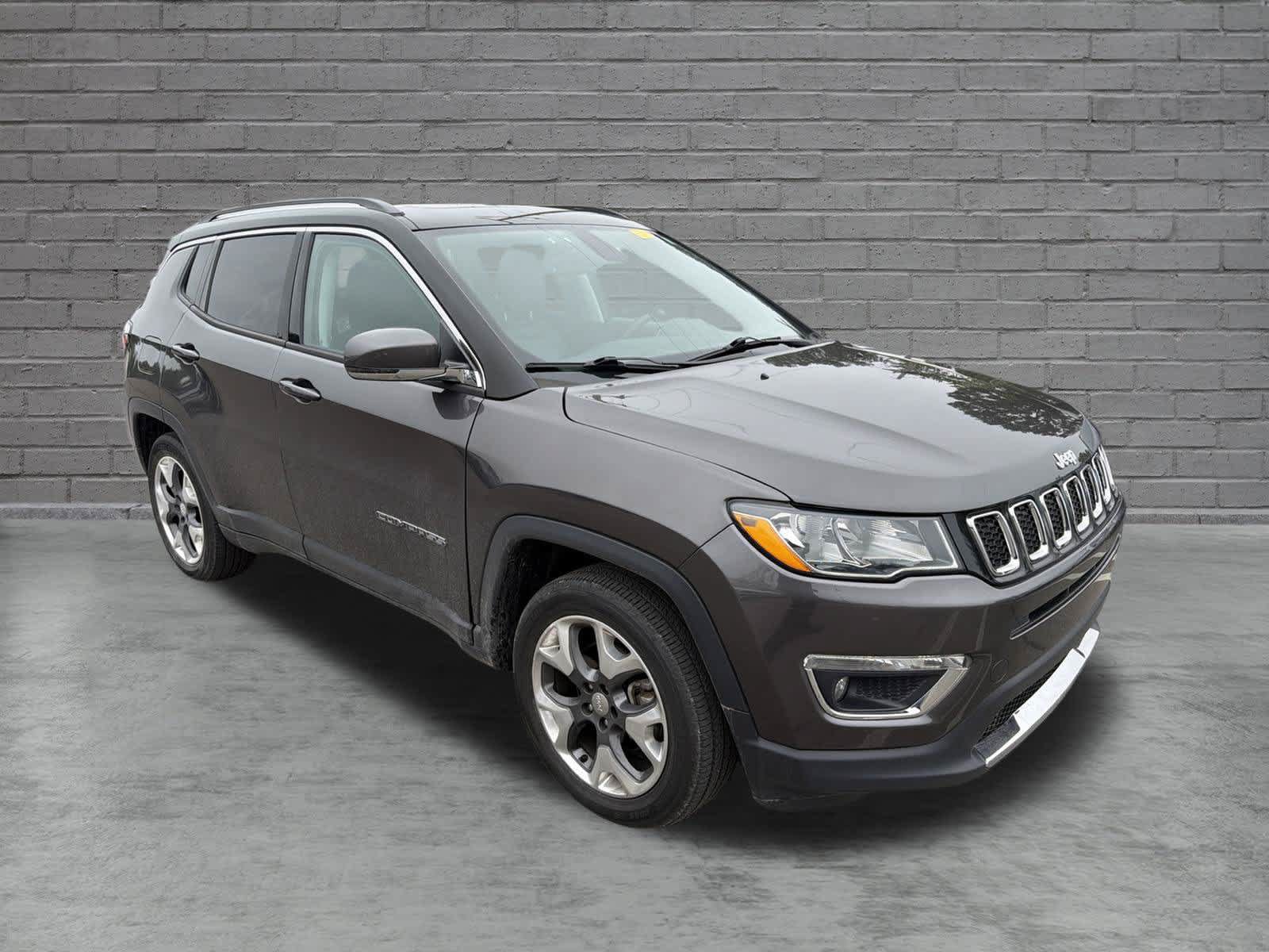 Used 2020 Jeep Compass Limited w/ Luxury Seat Group AWD/4WD image 17