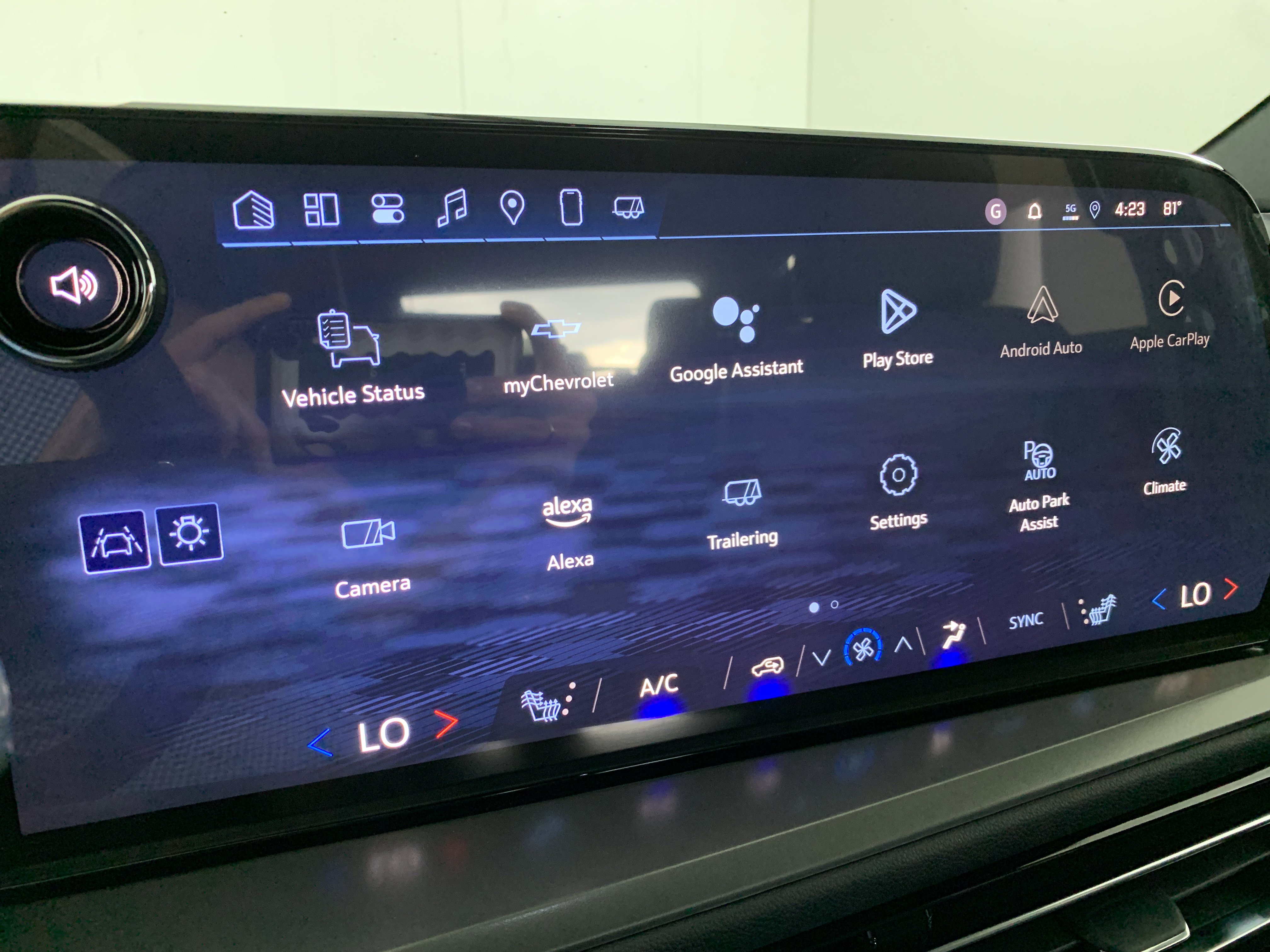 New 2025 Chevrolet Traverse LT w/ Enhanced Driving Package image 26