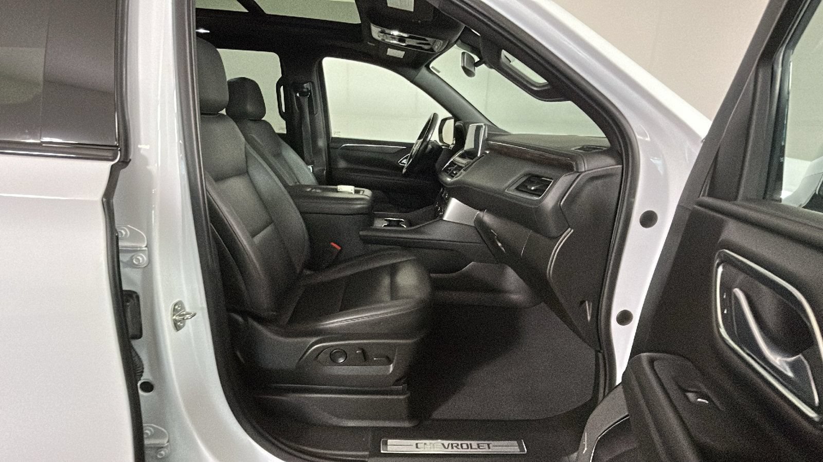 Used 2022 Chevrolet Tahoe Z71 AWD/4WD image 36