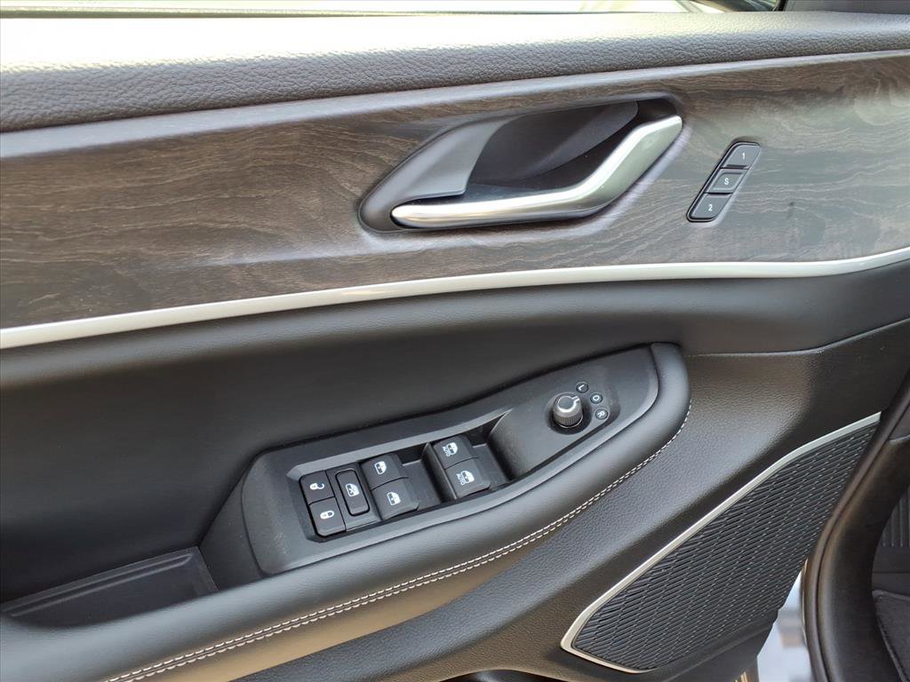 New 2026 Jeep Grand Cherokee Limited w/ Limited Altitude Package image 17