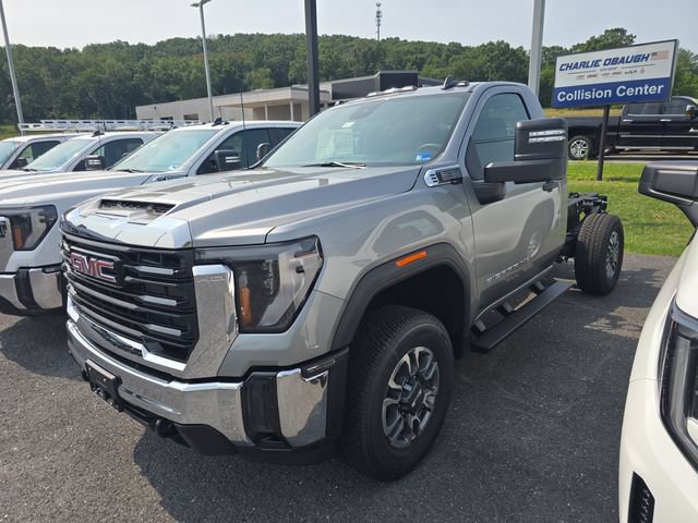New 2026 GMC Sierra 3500 Pro w/ Convenience Package AWD/4WD image 2