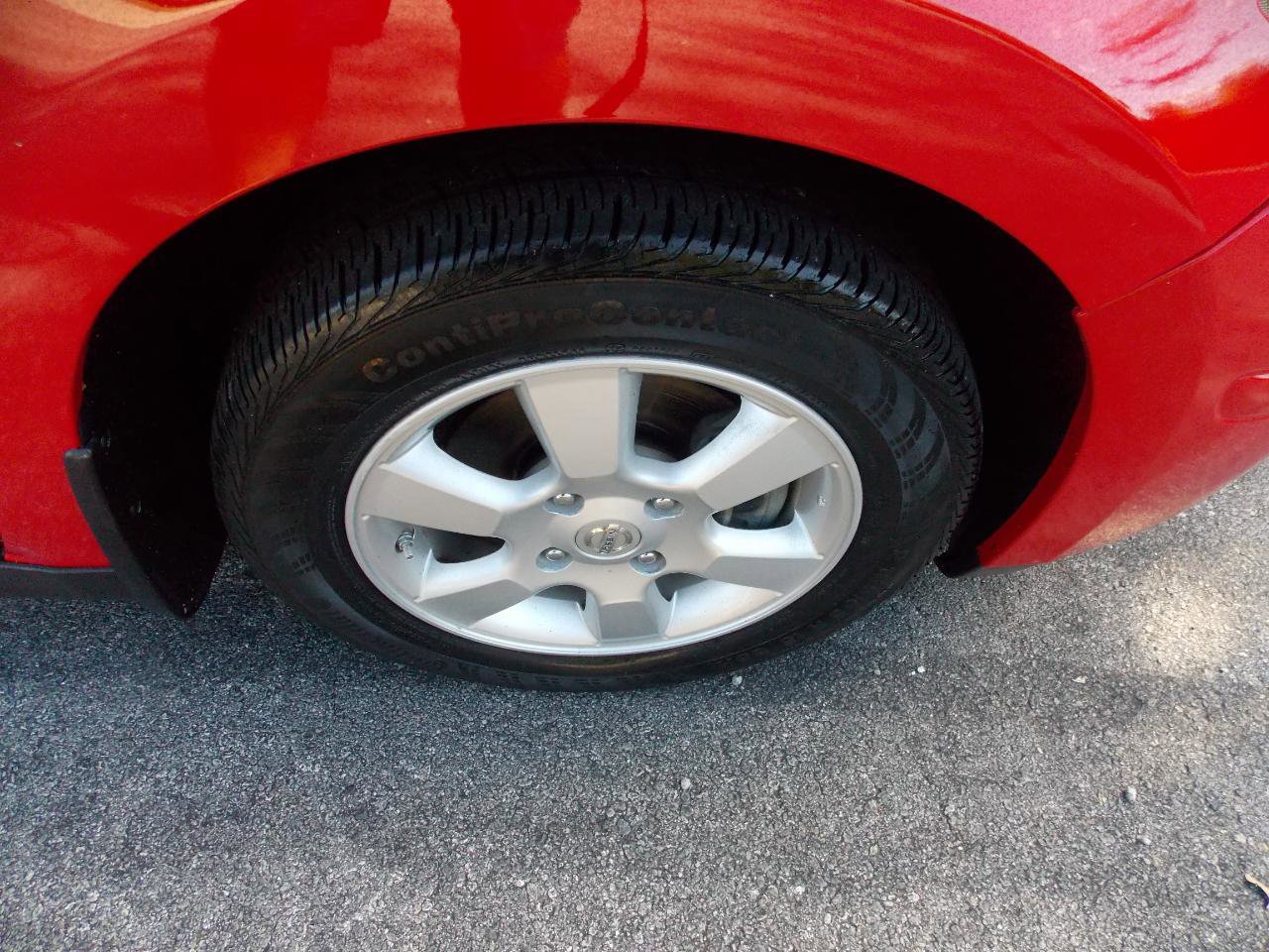 Used 2007 Nissan Versa Hatchback FWD image 22