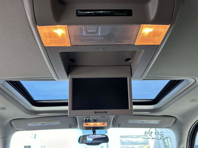 Used 2014 Cadillac Escalade Premium image 12